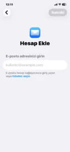 iPhone Hesap Ekle ekranında e-posta adresi giriş alanı