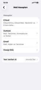 iPhone Mail Hesapları ekranındaki Hesap Ekle seçeneği